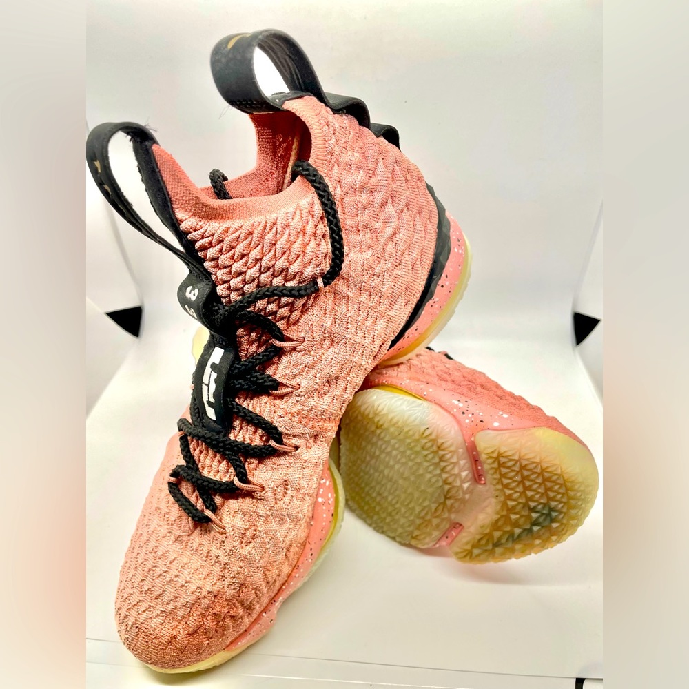 Men’s Nike LeBron 15 Rust Pink Size 8